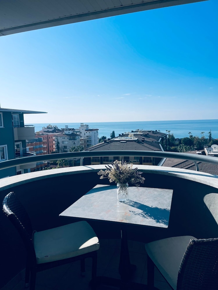 Grand Alisa Hotel 15