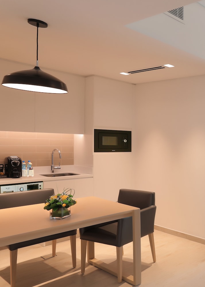 Millennium Executive Apartments Mont Rose 18