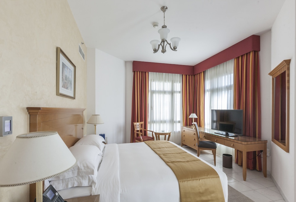 Roda Al Murooj Residences 8