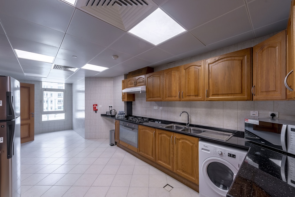 Roda Al Murooj Residences 16
