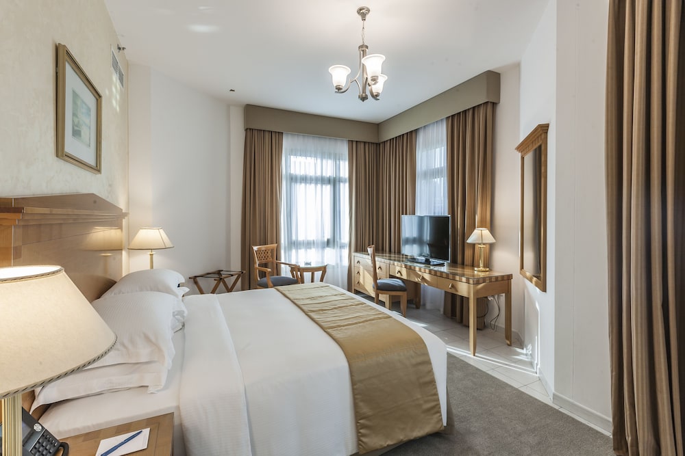 Roda Al Murooj Residences 9