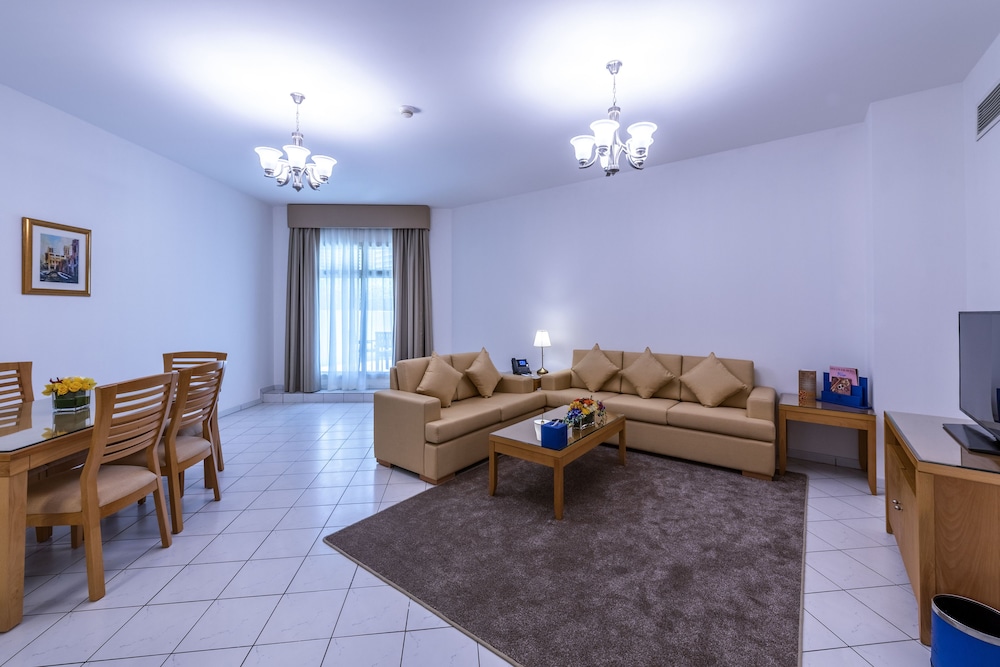 Roda Al Murooj Residences 18