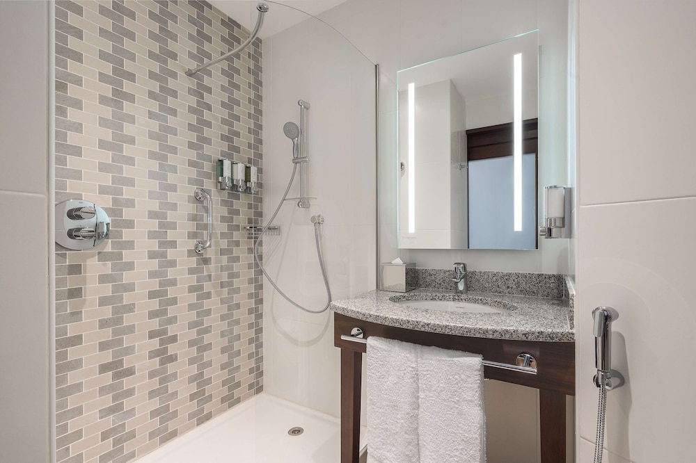 Hampton by Hilton Dubai Al Barsha 20