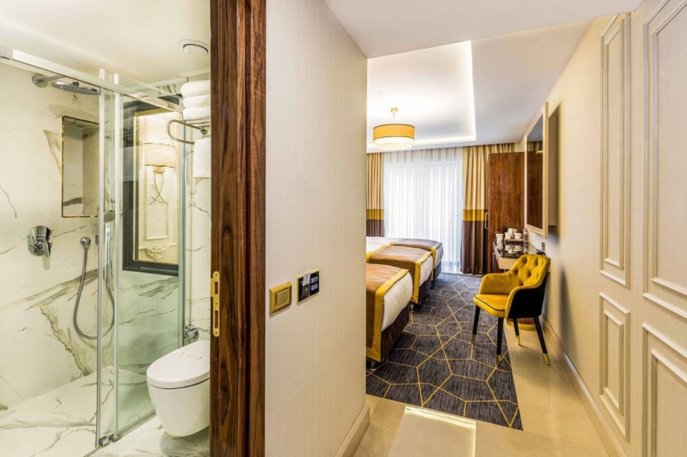 Beethoven Senfoni Hotel 12