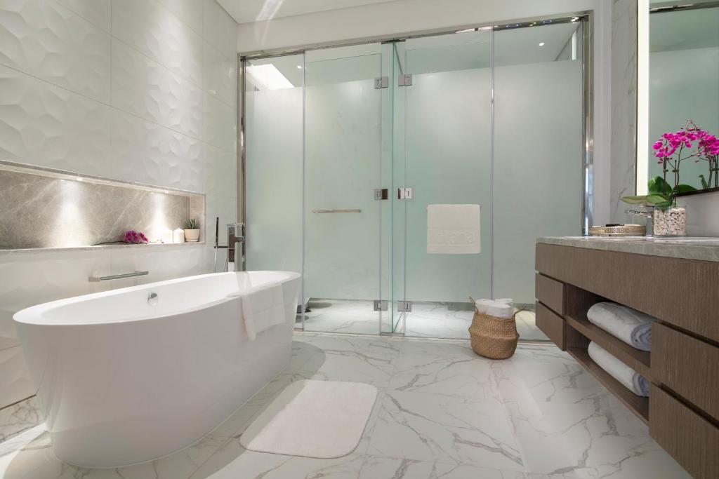 Al Jaddaf Rotana Suite Hotel 7
