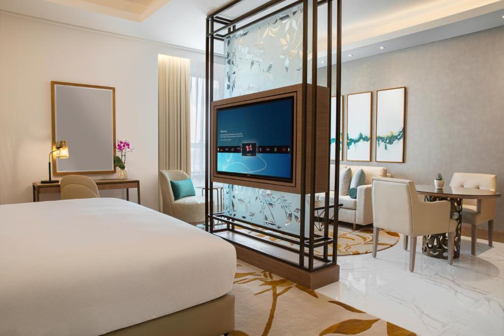 Al Jaddaf Rotana Suite Hotel 9