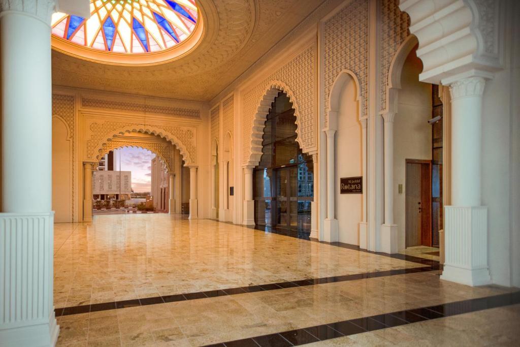 Al Jaddaf Rotana Suite Hotel 12