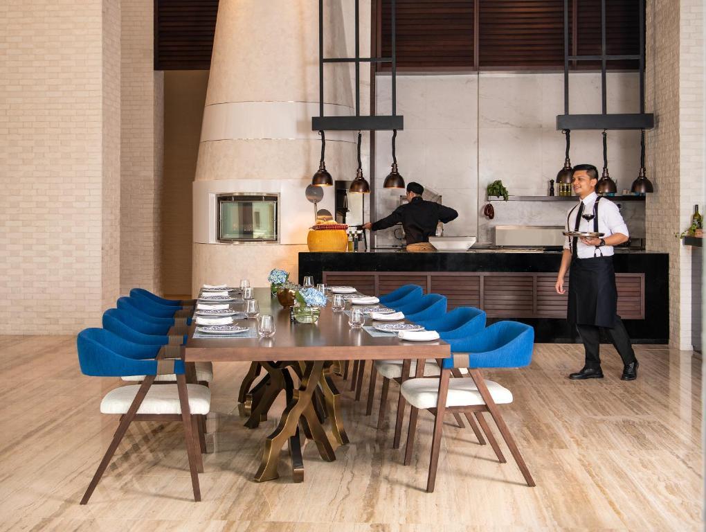 Al Jaddaf Rotana Suite Hotel 16