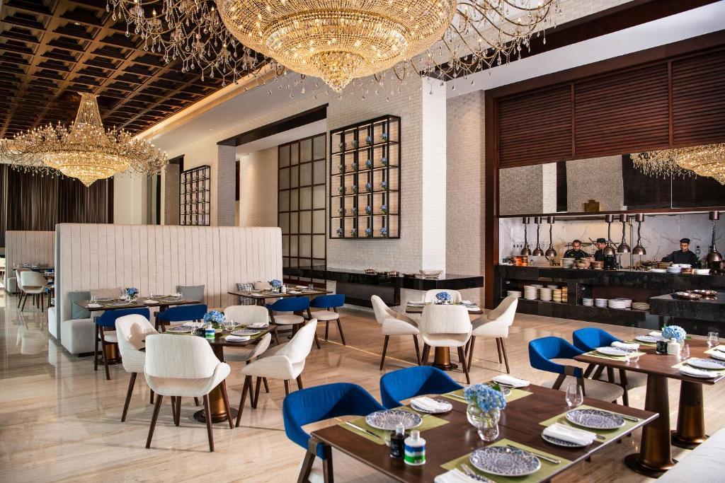 Al Jaddaf Rotana Suite Hotel 17