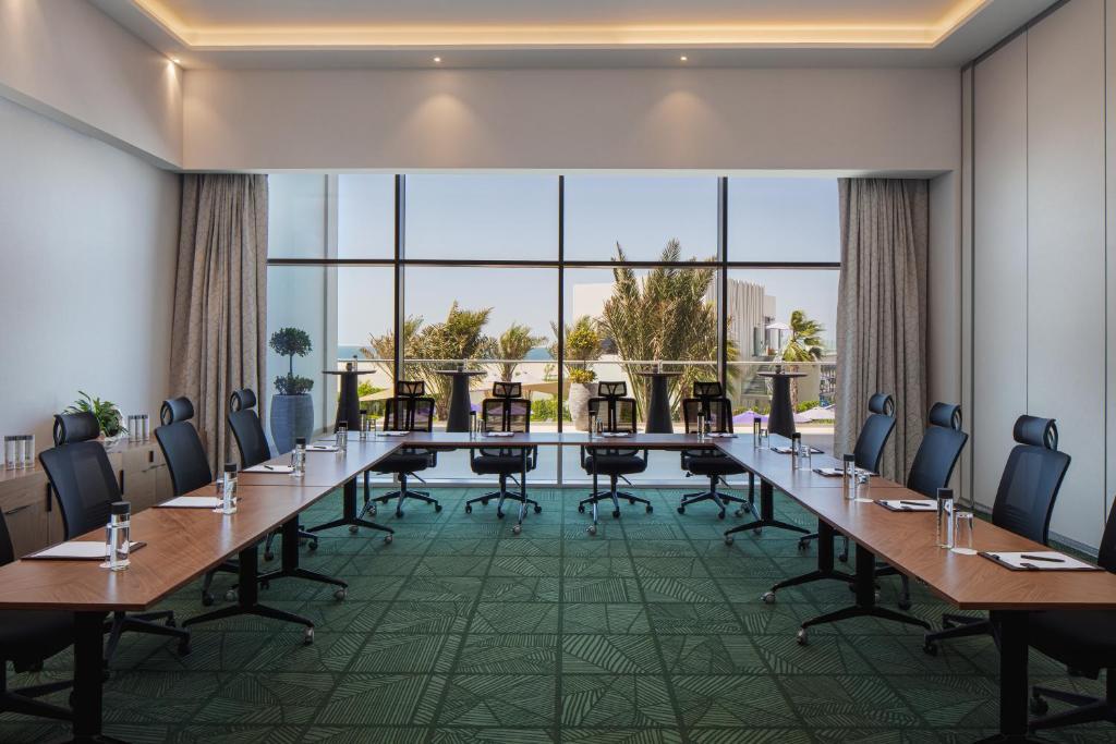 Centara Mirage Beach Resort Dubai 7