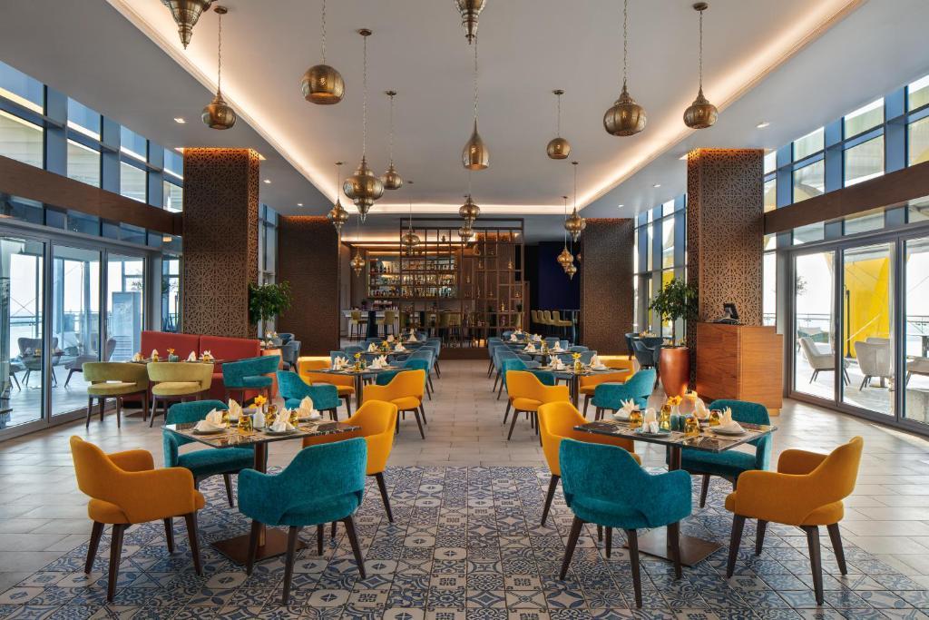 Centara Mirage Beach Resort Dubai 8