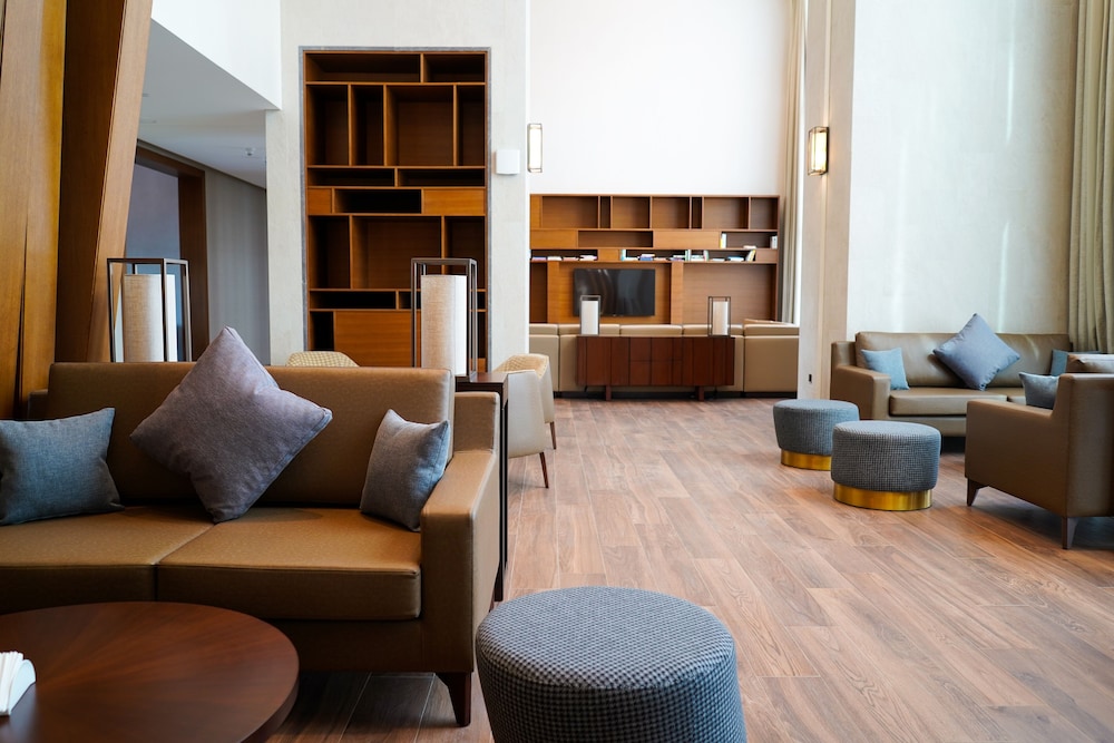 Staybridge Suites Al-Maktoum Airport 4