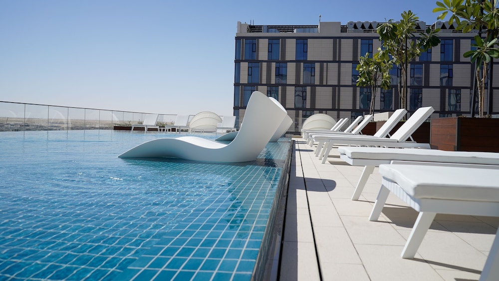 Staybridge Suites Al-Maktoum Airport 23