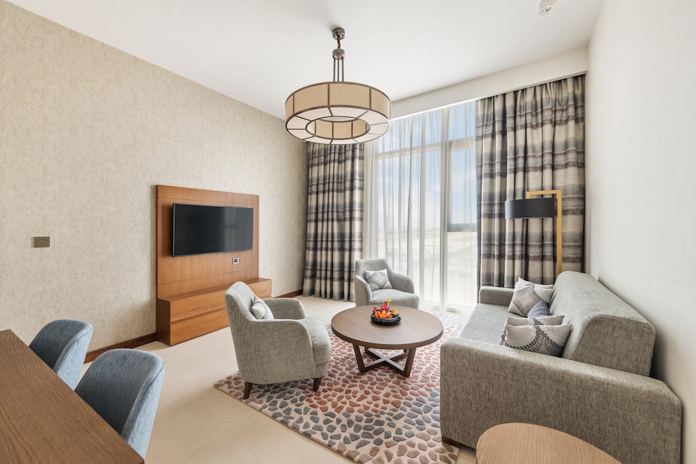 Staybridge Suites Al-Maktoum Airport 16
