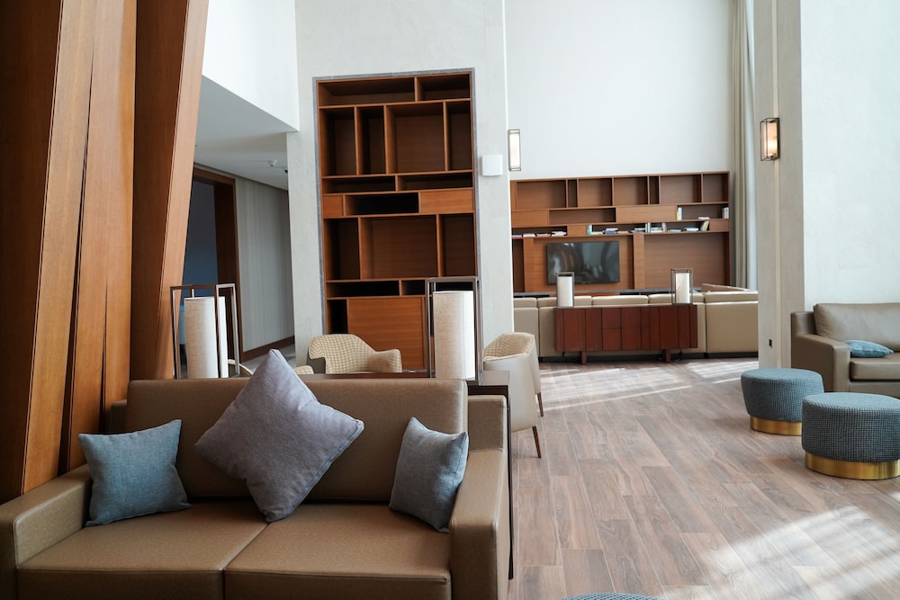 Staybridge Suites Al-Maktoum Airport 3