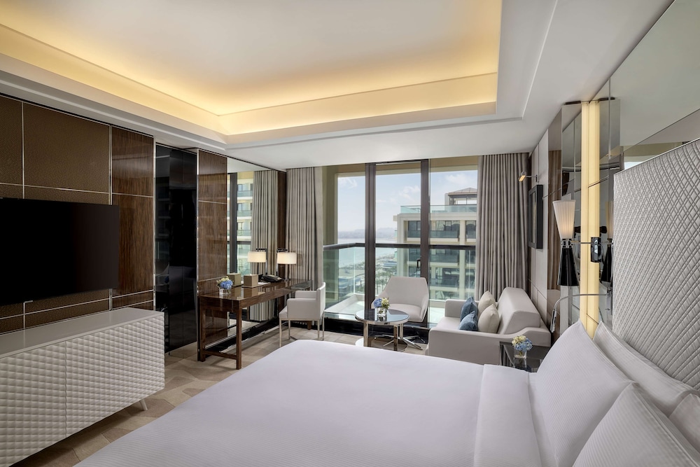 Hilton Dubai Palm Jumeirah 23