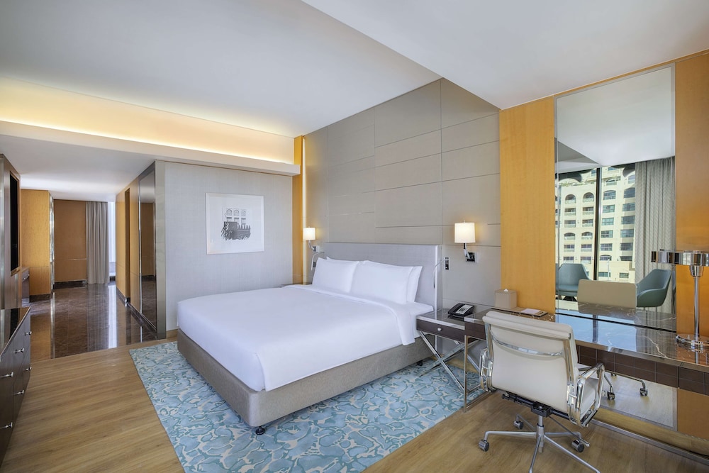 Hilton Dubai Palm Jumeirah 10
