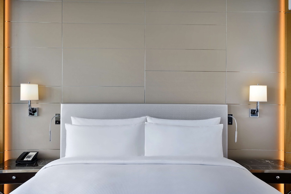 Hilton Dubai Palm Jumeirah 11