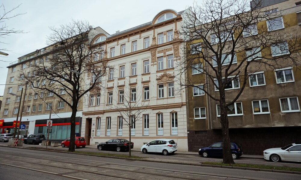 4 Beds & More Apartments 6