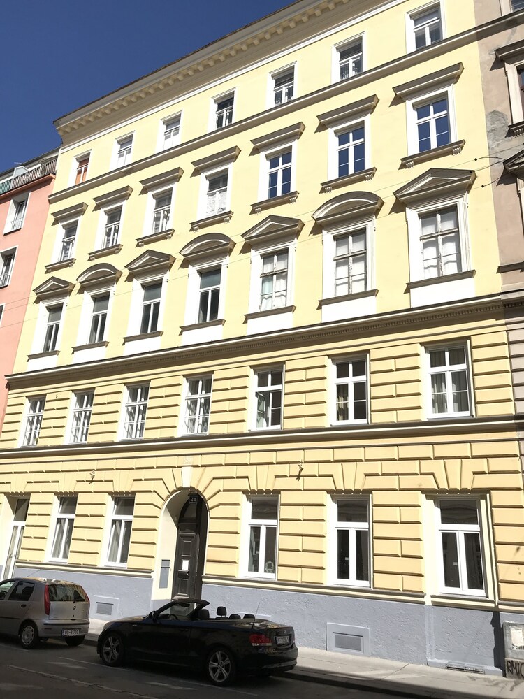 Steiner Residences Haus Taborstraße 19