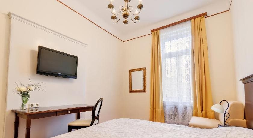 Hotel Viktoria 12