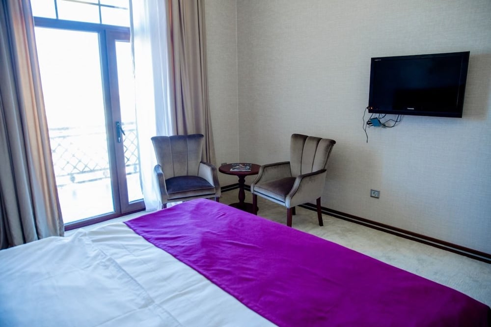 Capitol Hotel 3
