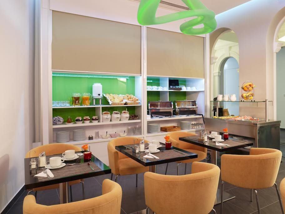 Forty + One Hotel 15