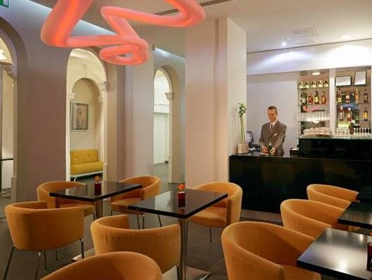 Forty + One Hotel 17