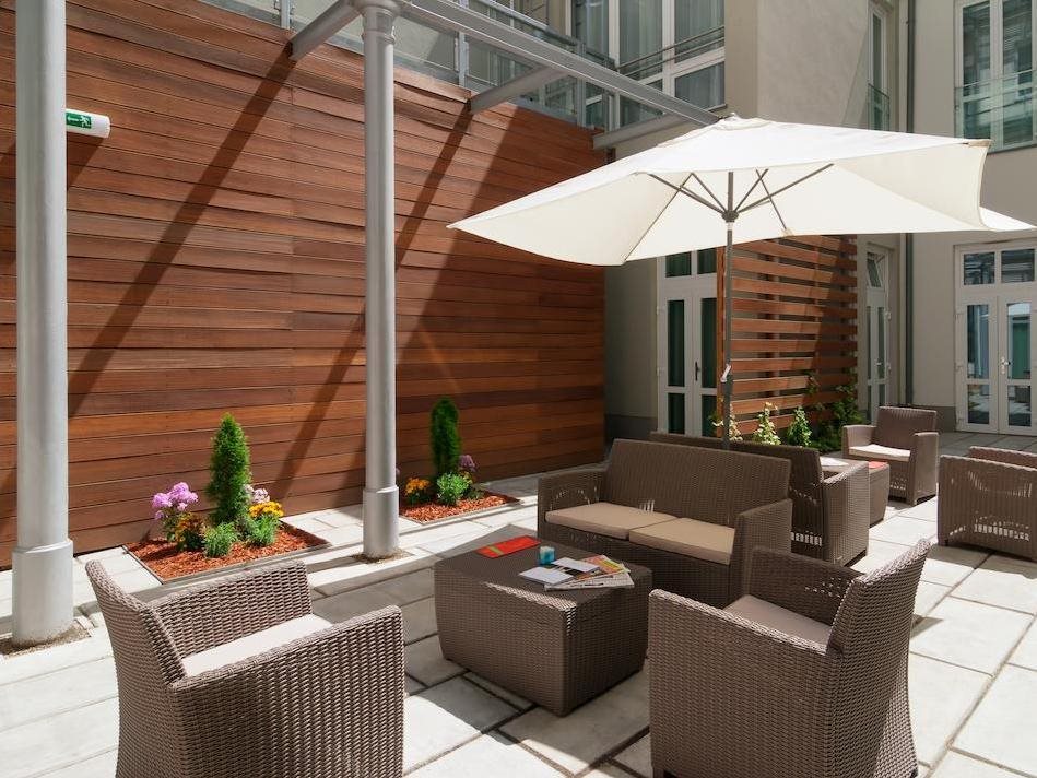 Forty + One Hotel 21