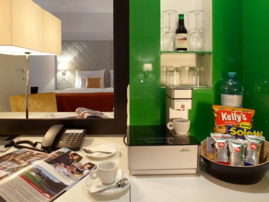 Forty + One Hotel 24