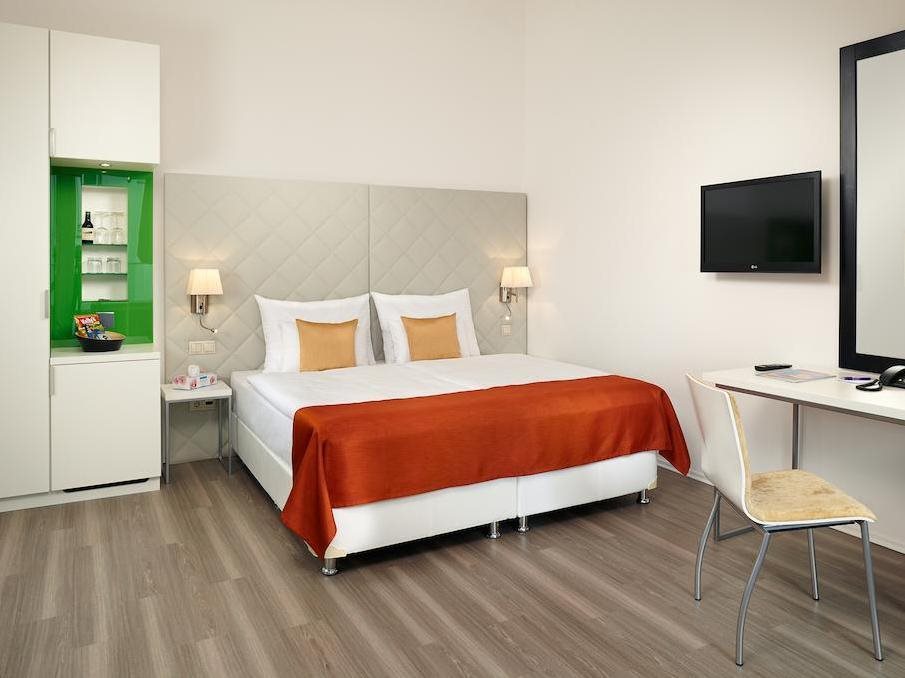 Forty + One Hotel 9
