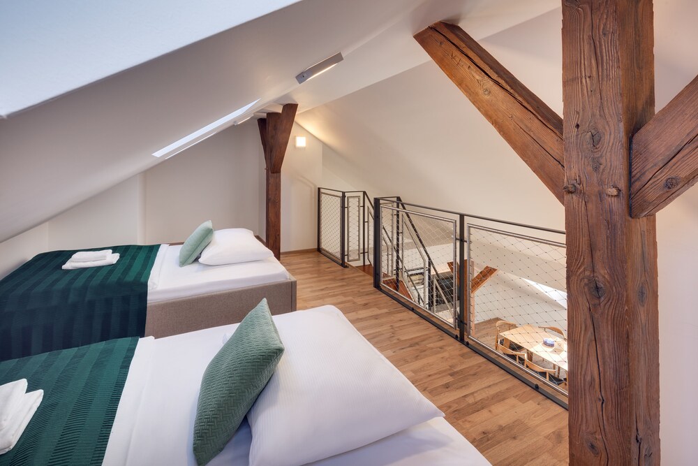 Louren Apartments 5