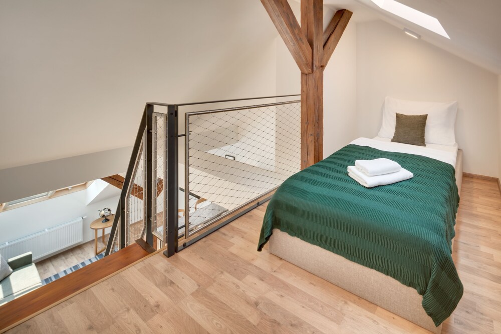 Louren Apartments 3