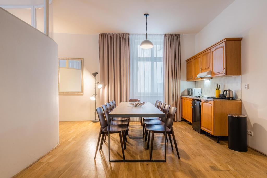 EA ApartHotel Melantrich 11