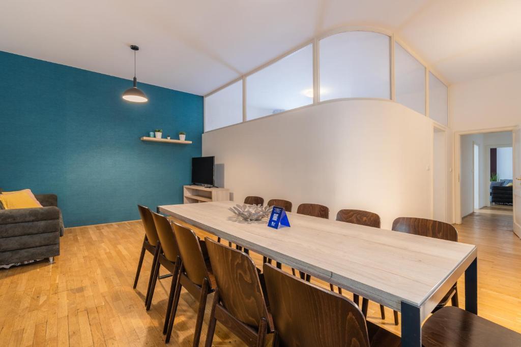 EA ApartHotel Melantrich 12