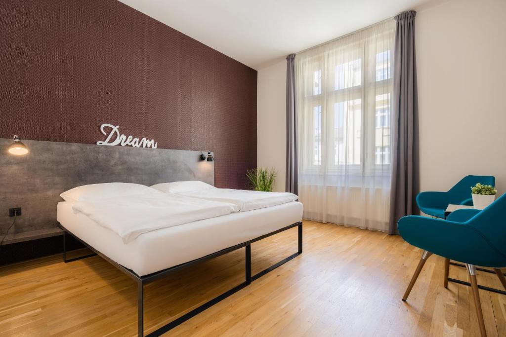 EA ApartHotel Melantrich 13