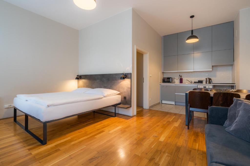 EA ApartHotel Melantrich 17