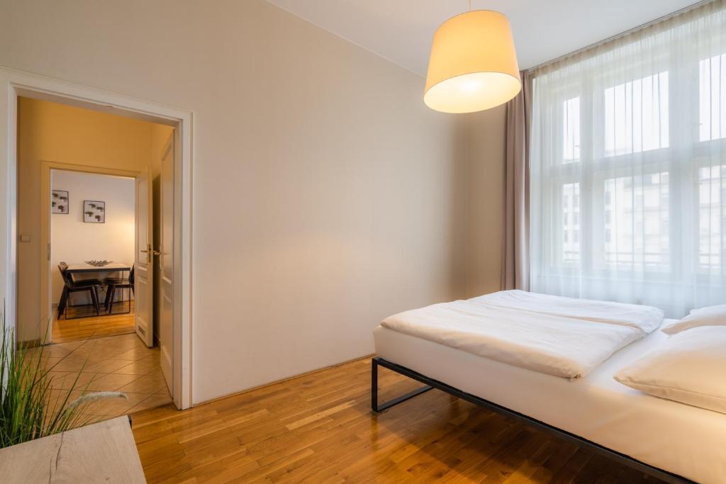 EA ApartHotel Melantrich 18