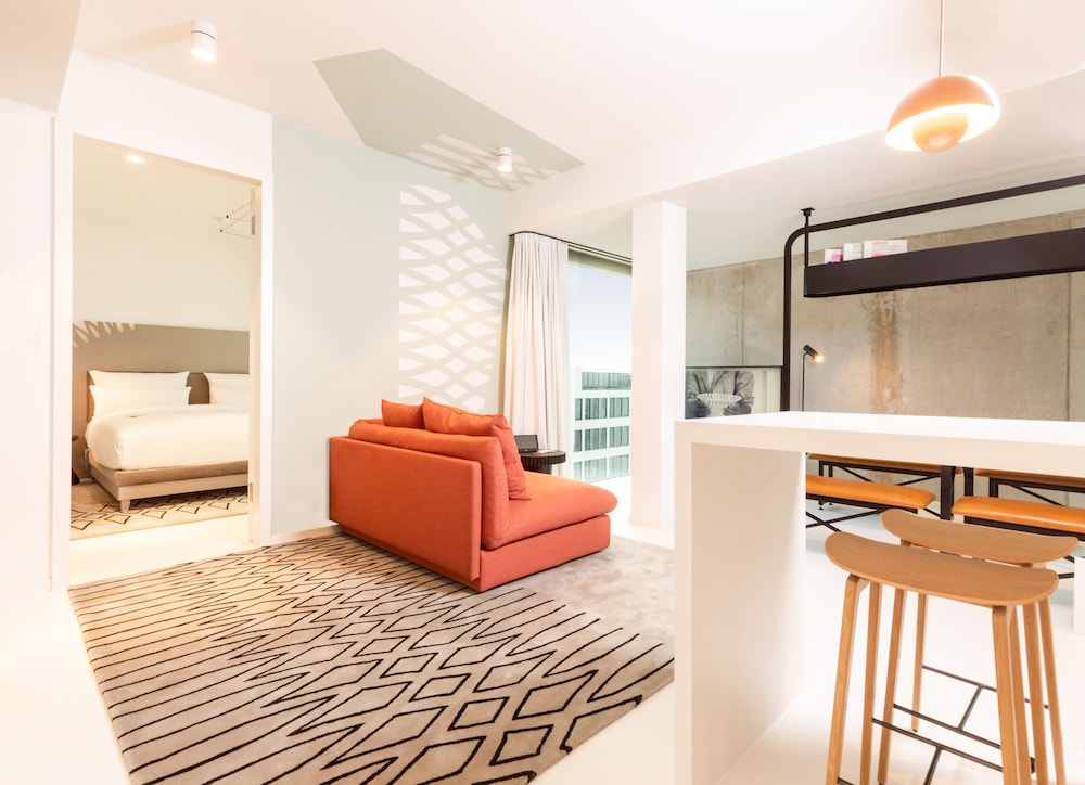 KPM Hotel & Residences 15
