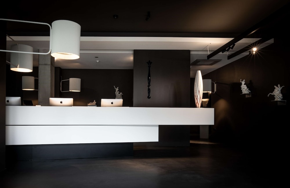 KPM Hotel & Residences 8