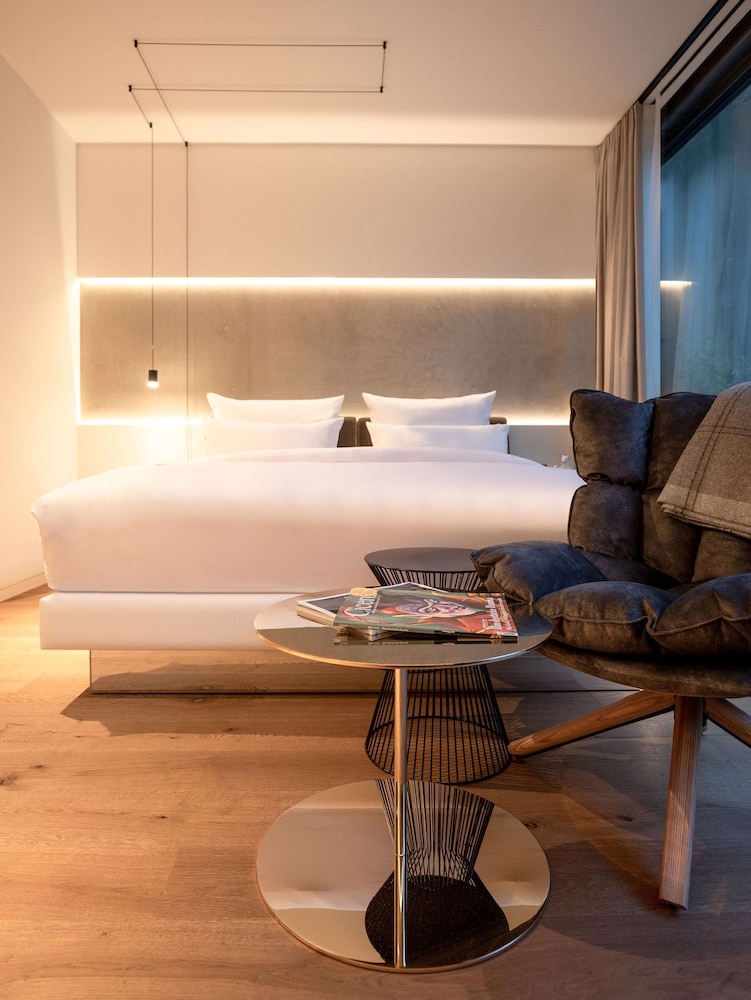 KPM Hotel & Residences 24