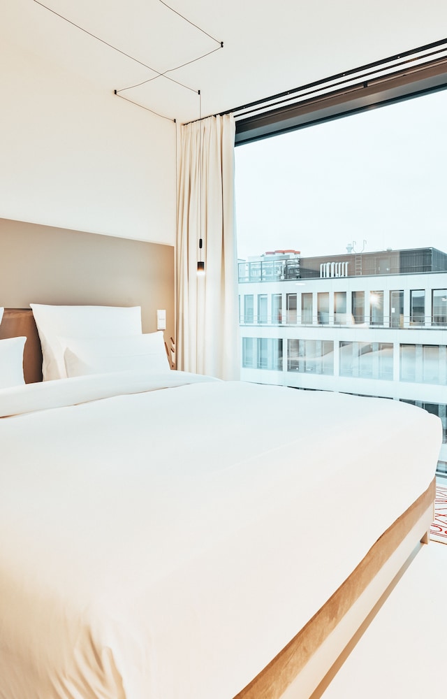 KPM Hotel & Residences 13