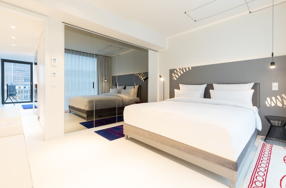KPM Hotel & Residences 20