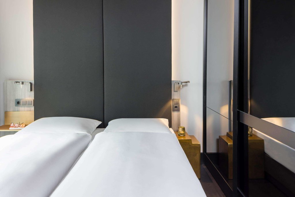 Hotel AMANO East Side 18