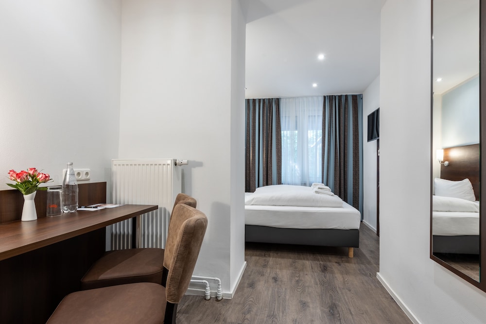 TRIP INN Hotel Budget Messe 16