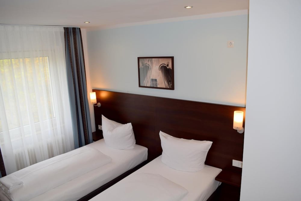 TRIP INN Hotel Budget Messe 13