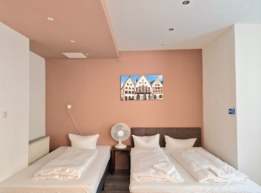 TRIP INN Hotel Budget Messe 18