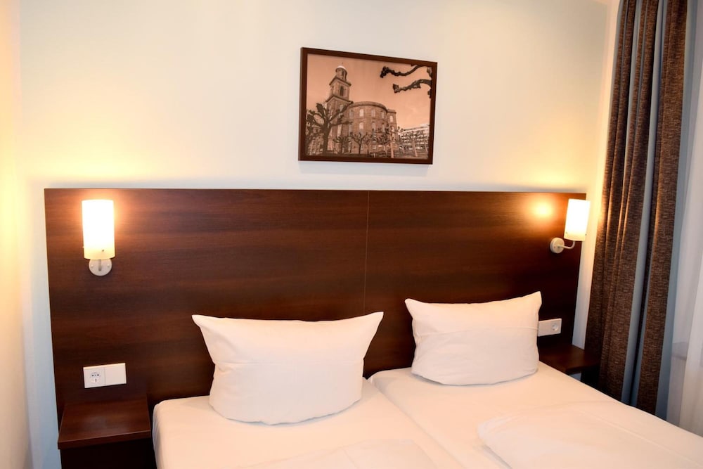 TRIP INN Hotel Budget Messe 12