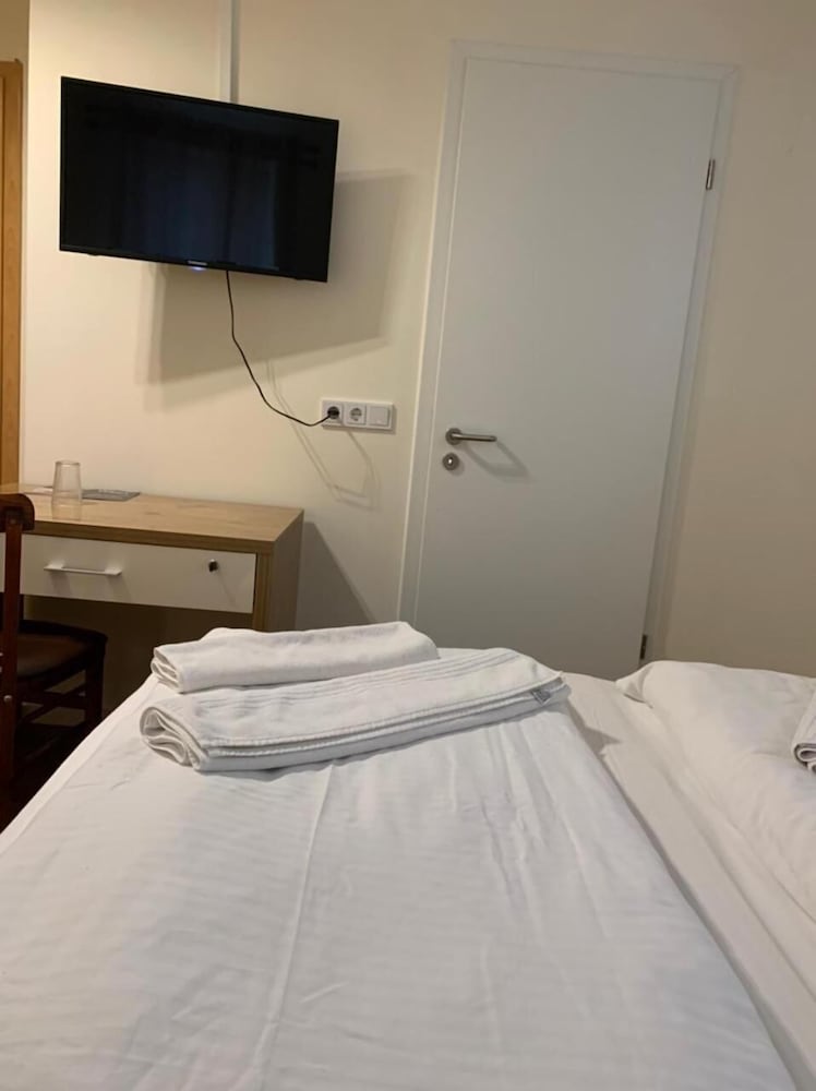 Hotel Isha 13