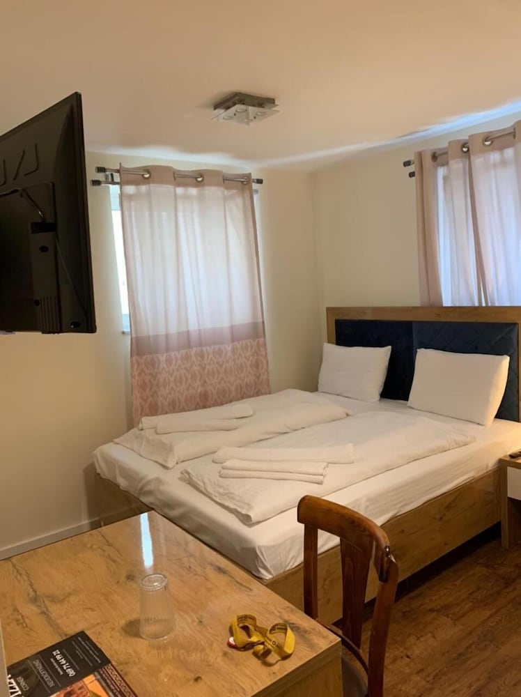 Hotel Isha 18
